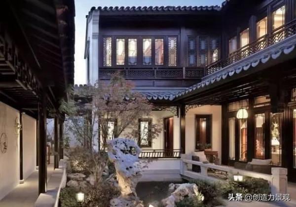 國慶節快樂！假期第一天，出門逛逛還是在家裡窩著呢？