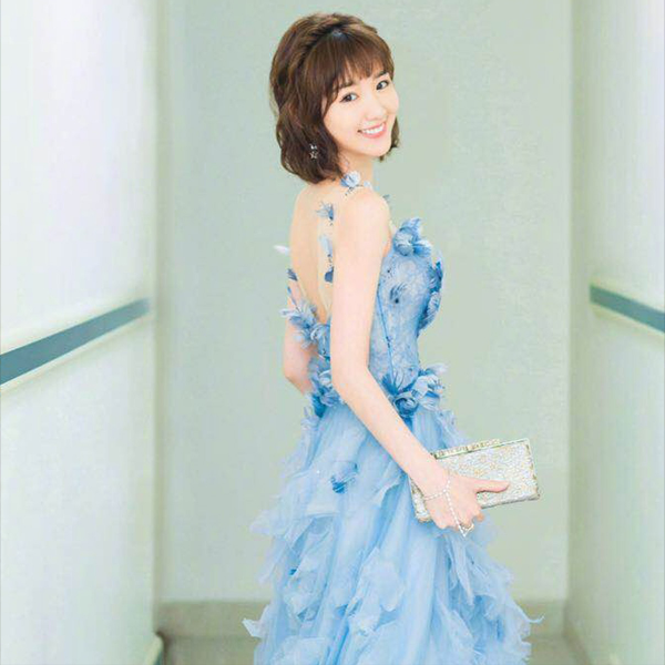 “寶藏女孩”毛曉彤的笑容太治癒了，看完心情都變好了