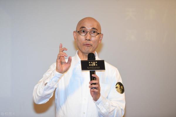 三流演員盧冠廷,因幫周星馳譜曲成一代經典,連李宗盛都上門求曲 三流演員盧冠廷,因幫周星馳譜曲成一代經典,連李宗盛都上門求曲