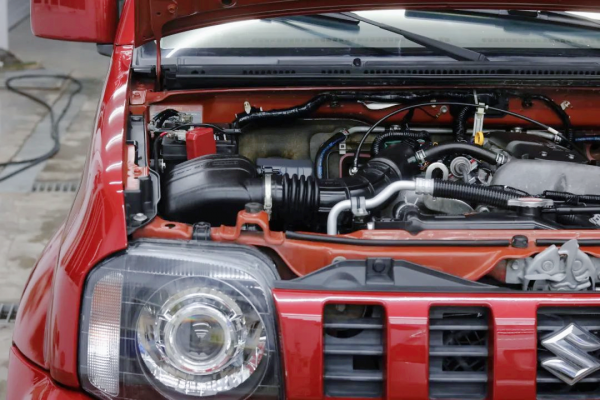 怪獸修車：翻新一輛二手的鈴木-吉姆尼，精心施工，再現完美