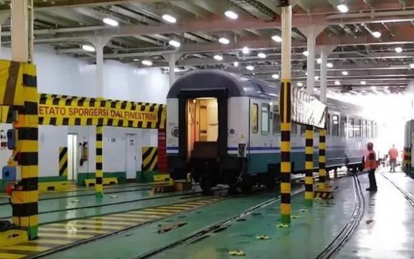 海南與內地沒有鐵路,火車如何跨過瓊州海峽?全靠4艘萬噸級巨輪 海南與內地沒有鐵路,火車如何跨過瓊州海峽?全靠4艘萬噸級巨輪