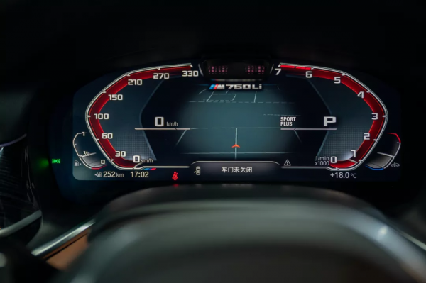 二手寶馬M760Li：取悅自己，一切盡在掌握