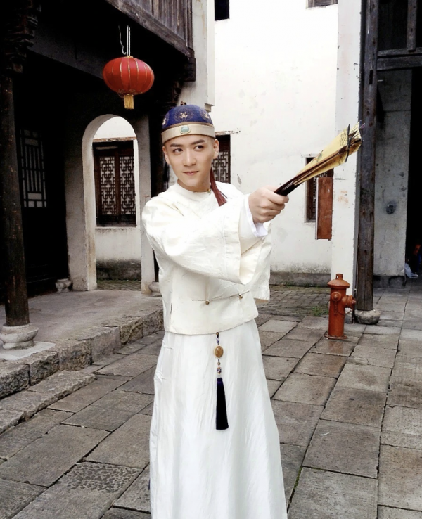 魏千翔被曝結婚生女，與新娘一起切蛋糕，婚禮上懷抱孩子父愛滿滿