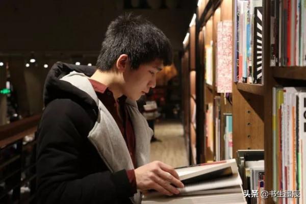 班級武術比賽中沒有讓同學獲勝，被老師批評教育，孩子痛哭流涕