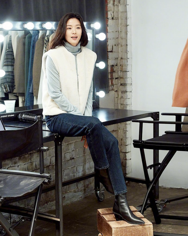 全智賢瘦出了老態,拍時尚大片只剩“骨感美”,連氣質都改變好多 全智賢瘦出了老態,拍時尚大片只剩“骨感美”,連氣質都改變好多