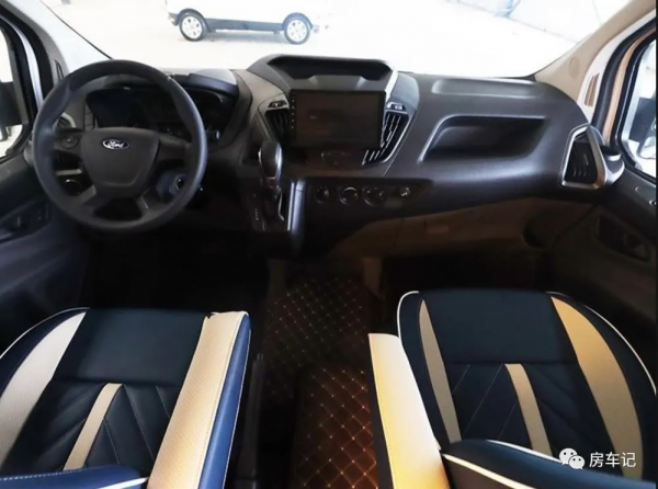 輕鬆下地庫!內部空間玩出花!實拍途酷F358升頂房車 輕鬆下地庫!內部空間玩出花!實拍途酷F358升頂房車