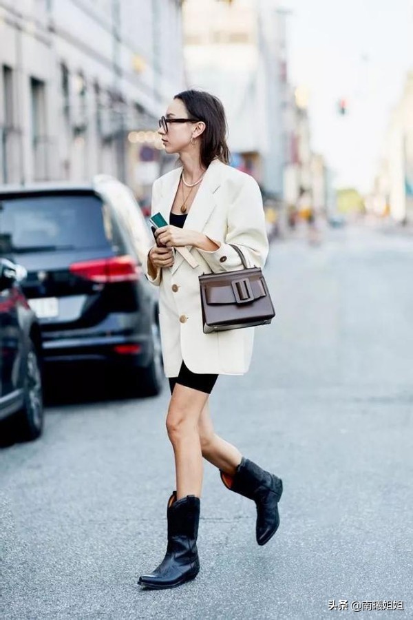 “打底褲”要讓位了!今年流行的是“腳踏車褲”,高階時髦還顯瘦 “打底褲”要讓位了!今年流行的是“腳踏車褲”,高階時髦還顯瘦