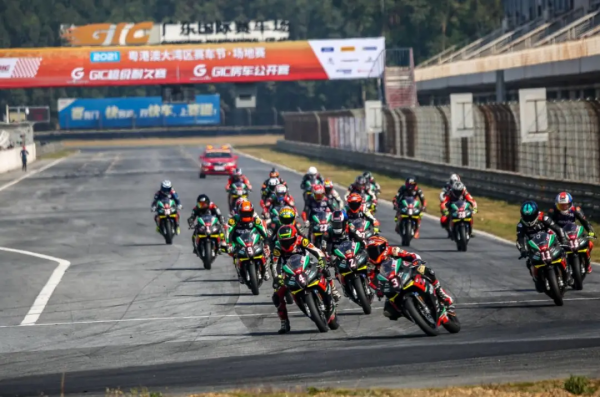 最具價效比的玩車攻略：原來普通人也可以成為專業車手