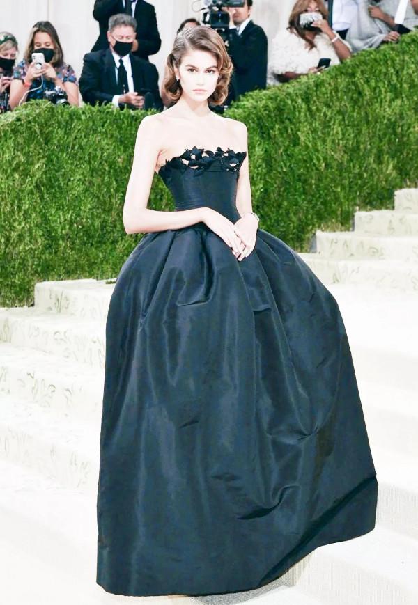 有些晚會,要在中午看,因為早晚會被雷s 有些晚會,要在中午看,因為早晚會被雷s