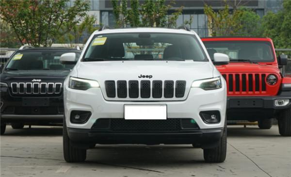 評測Jeep自由光,配2.0T+9AT變速箱,265馬力動力充沛 評測Jeep自由光,配2.0T+9AT變速箱,265馬力動力充沛