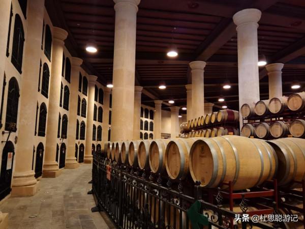漢EV自駕新疆,探訪亞洲最大葡萄酒地下酒窖,逛完景區還送葡萄酒 漢EV自駕新疆,探訪亞洲最大葡萄酒地下酒窖,逛完景區還送葡萄酒