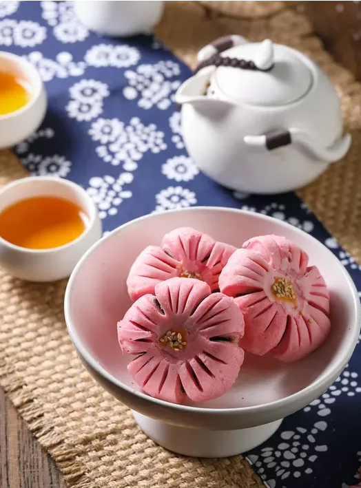 茶食日記 | 喝茶為什麼會越喝越餓？你應該學著怎麼搭配茶點了