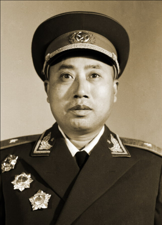 志願軍首批入朝的18個師長，在1955年都被授予什麼軍銜