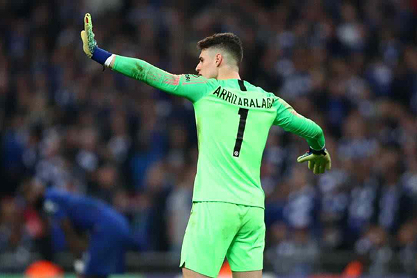 為了防守，我派出了全部前鋒，組成“無鋒陣”