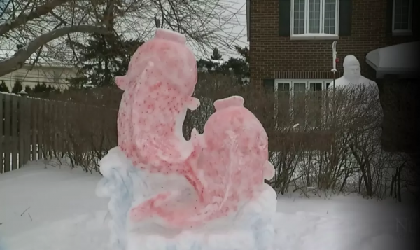 加拿大人玩個雪這麼&quot;卷&quot;了 2米關公雪中持刀 後院造百米雪道