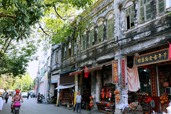 北海隔壁，廣西這座安逸老城！高鐵直達，嗦粉水果自由，早該火了