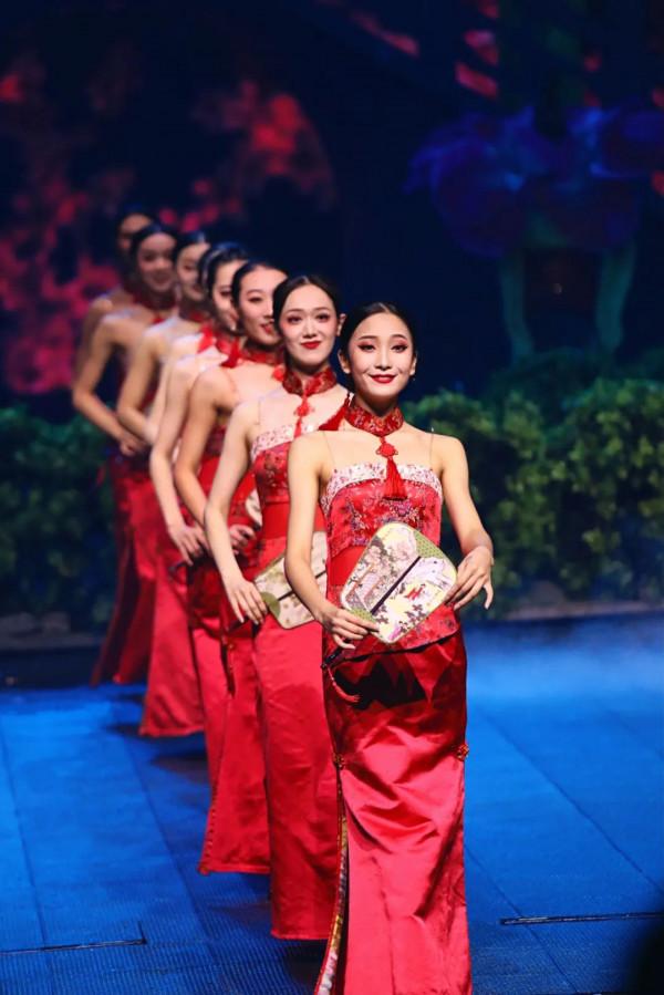 潑水狂歡,夢幻演出,痴狂電音,玩一天都不夠!杭州旅行必打卡 潑水狂歡,夢幻演出,痴狂電音,玩一天都不夠!杭州旅行必打卡