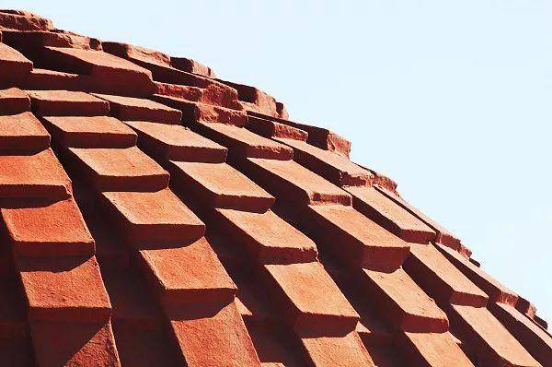 為何國家要禁止農村用紅磚蓋房？該用什麼蓋房子？聽聽內行怎麼說