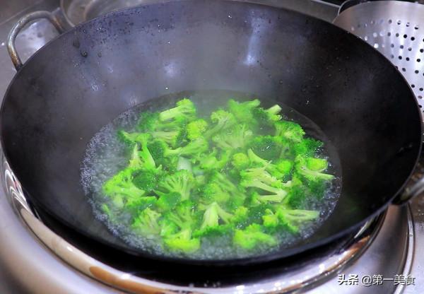 冬天晚餐吃什麼？推薦這5道熱乎家常菜，營養又下飯，下班照著做