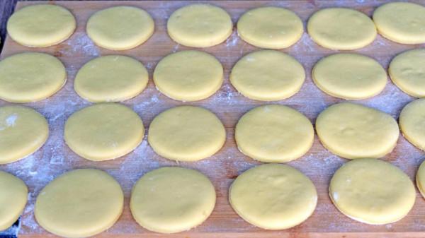 一週早餐不重樣,分享7種好吃好做的發麵餅,柔軟多層,口味豐富 一週早餐不重樣,分享7種好吃好做的發麵餅,柔軟多層,口味豐富