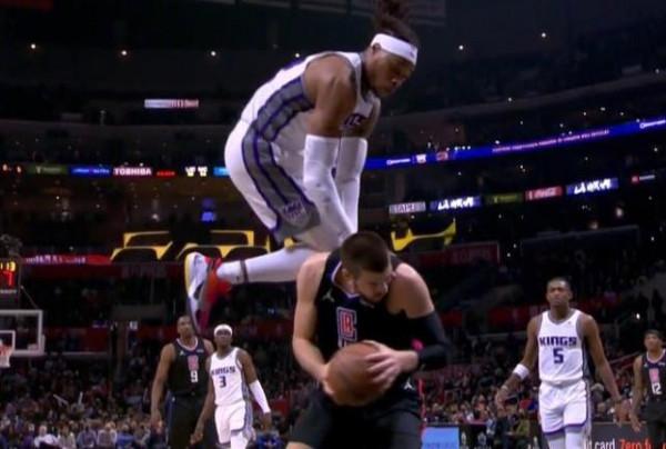 國王送湖人到西部第六！兩隊爆冷輸球，火箭四連勝仍是西部副班長