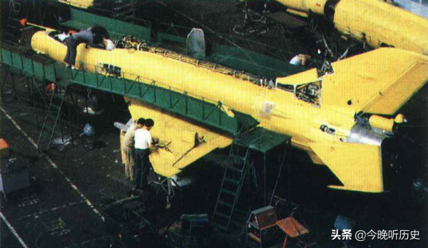 巴基斯坦要求改進殲7座艙，巴空軍中將親自示範：這裡要和F16一樣