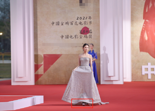 男星走紅毯啥時候也能捲起來?有人穿羽絨服,有人像遛彎老大爺 男星走紅毯啥時候也能捲起來?有人穿羽絨服,有人像遛彎老大爺