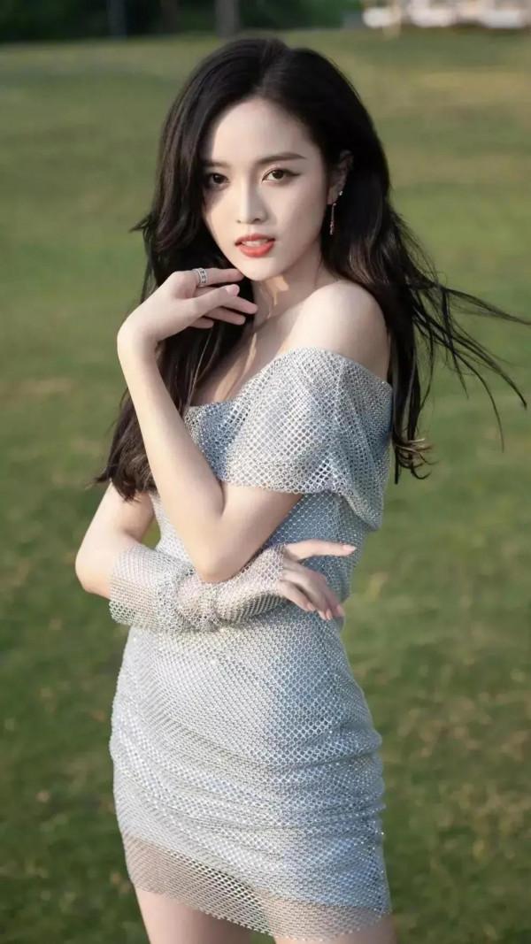 青春靚麗吳宣儀