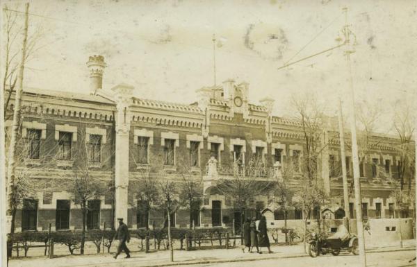 河北小夥給日軍搓澡，被罵不學好是叛徒，後來才知他是王牌特工