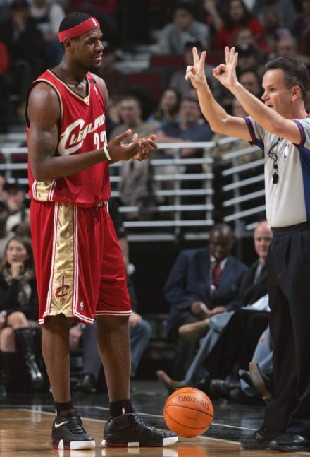 LeBron 2回來了！元年前後ZOOM，小皇帝的“重甲”，你瞭解麼？