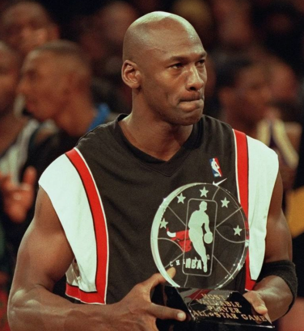 98賽季喬丹除了得分佔優，其他資料都不如馬龍，為何MVP給喬丹？