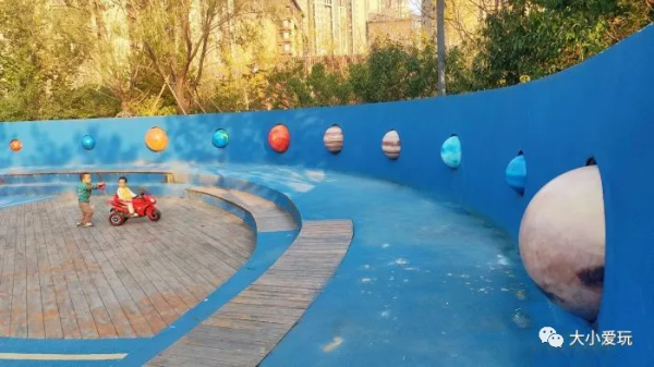 開園即火的全新遛娃地，再冷也要陪娃放電一整天