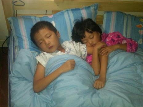 二胎家庭,兩娃相差十歲,該如何教育? 二胎家庭,兩娃相差十歲,該如何教育?