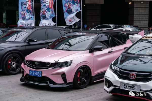 全車CDM姿態改裝的吉利繽越,從上班玩到自己開店才算畢業 全車CDM姿態改裝的吉利繽越,從上班玩到自己開店才算畢業