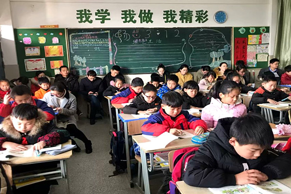 50+50-25X0+2+2=4?引得外國網友激烈討論,中國小學生秒算出答案 50+50-25X0+2+2=4?引得外國網友激烈討論,中國小學生秒算出答案