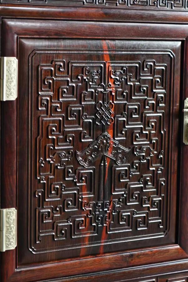 大酸枝制·螭龍捧磐紋書架·仿清中期