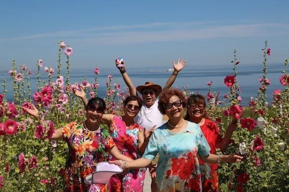 為什麼年紀越大，穿得越花裡胡哨？認清這3點，女人穿對了最重要