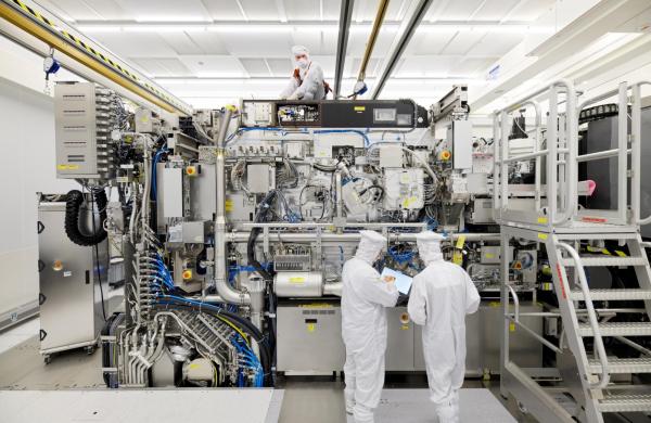 美國荷蘭日本，進博會“晶片天團”讓人不明覺厲，25年行家卻看出其中門道