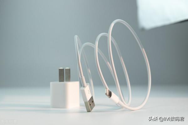 不管用什麼手機，充電時要牢記這5點不然手機越用越耗電