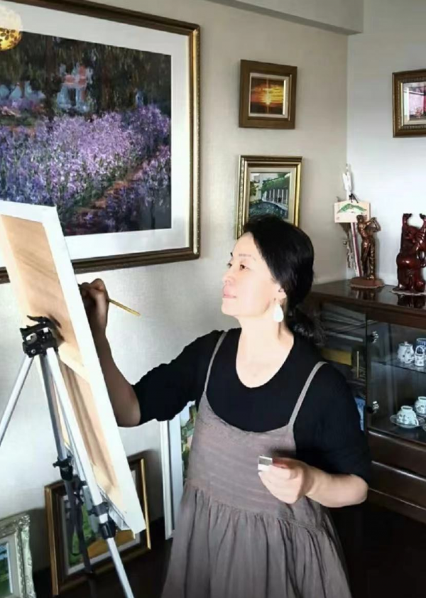 62歲知名戲骨移居日本!曬出聚會玩樂畫面,已嫁外籍老公住宅華麗 62歲知名戲骨移居日本!曬出聚會玩樂畫面,已嫁外籍老公住宅華麗