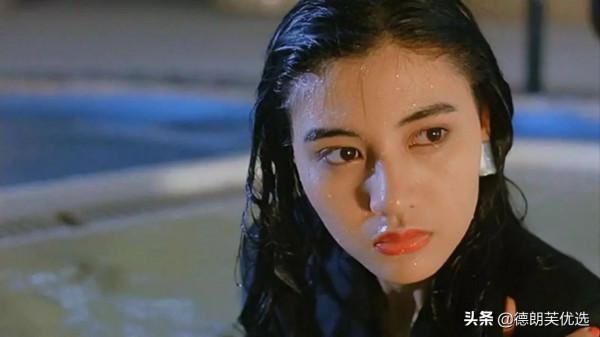 51歲李嘉欣越老越驚豔,穿健美褲同狗親吻,“牛奶肌膚”絕美 51歲李嘉欣越老越驚豔,穿健美褲同狗親吻,“牛奶肌膚”絕美