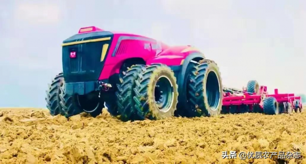 碧桂園又有大動作!自主研發無人拖拉機收穫機亮相演示,無人化農場概念落地成真 碧桂園又有大動作!自主研發無人拖拉機收穫機亮相演示,無人化農場概念落地成真