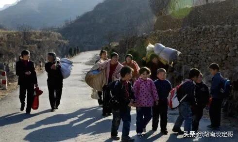 看到現在幸福的學子們，總會讓我想起兒時的自己，滿滿的回憶啊
