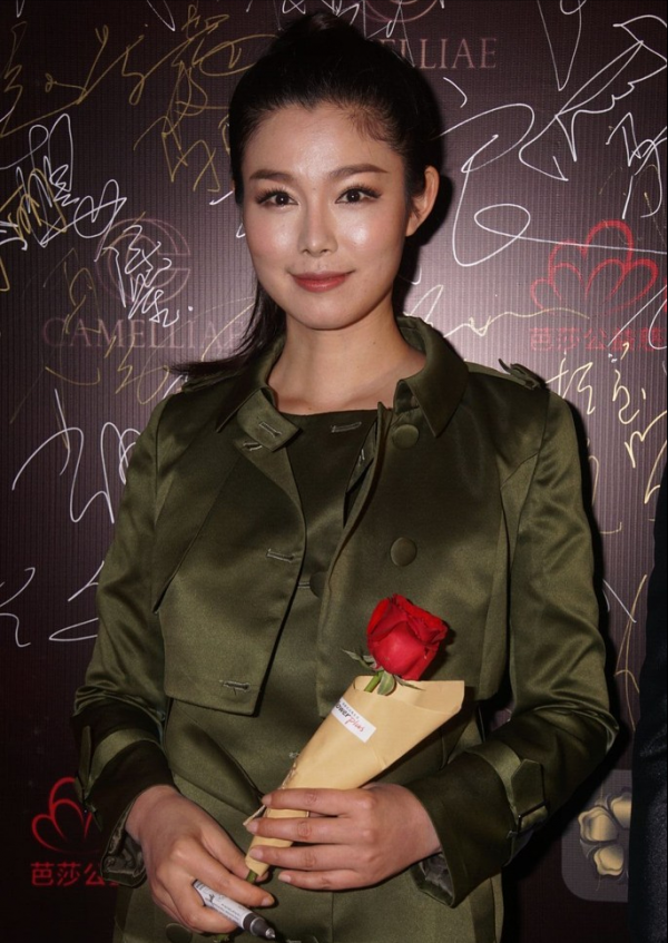 于娜,被海巖選中的那一刻起,人生就進入一個看似幸運的錯誤賽道 于娜,被海巖選中的那一刻起,人生就進入一個看似幸運的錯誤賽道