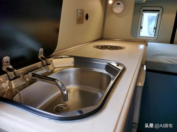 動力、續航、油耗相同，國產車能設計成啥樣？分享2款吉姆西B型車