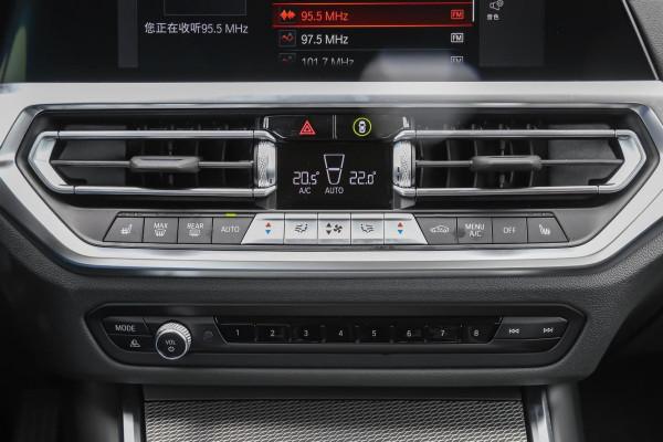 解讀寶馬325Li M運動曜夜套裝，配2&period;0T&plus;8AT，軸距2961mm，有多香？