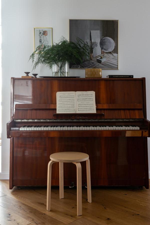 木色與白色經典搭檔,綠色提升空間自然幸福感,65平兩室生動之家 木色與白色經典搭檔,綠色提升空間自然幸福感,65平兩室生動之家