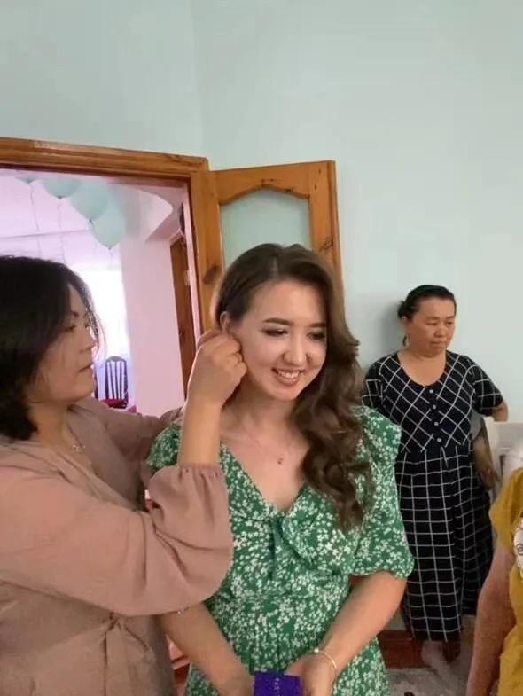 哈薩克風俗，訂親儀式