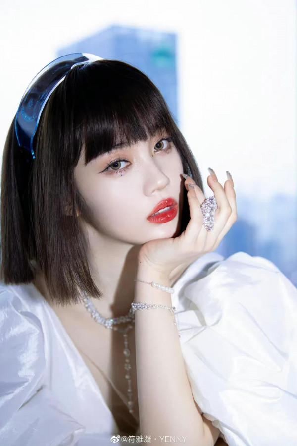 鳳凰網時尚之選：陳數、許佳琪、李若彤、尼坤、袁冰妍、INTO1