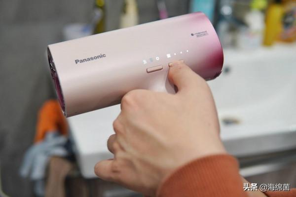 松下新品吹風機NA0H實測:水潤幹發新體驗,是時候換個新吹風機了 松下新品吹風機NA0H實測:水潤幹發新體驗,是時候換個新吹風機了